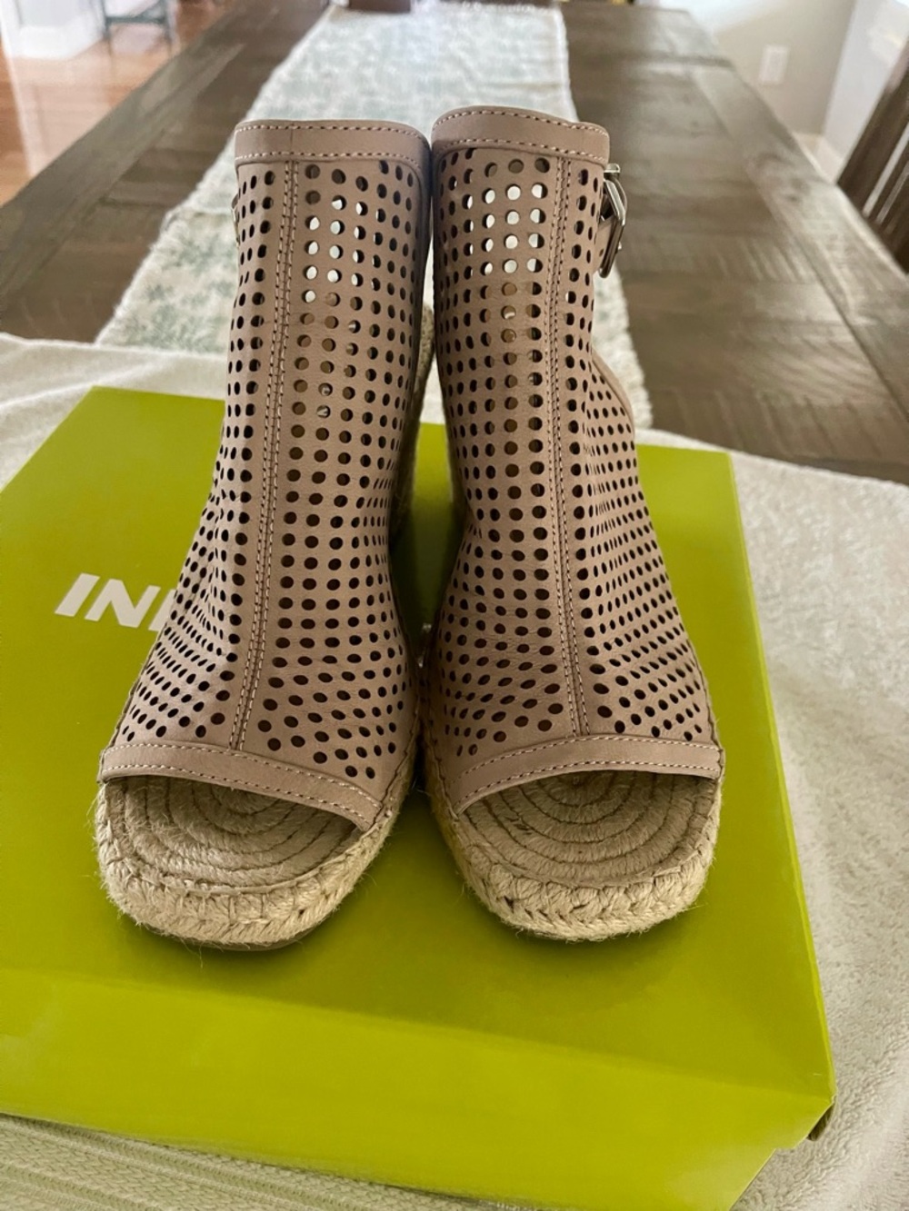 Gianni Bini "Bryndell" wedge sandals in the color Gris Taupe Size 8